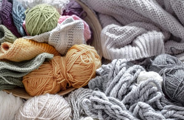 Comment porter les couleurs pastel lors d'un brunch printanier sans paraître fade?